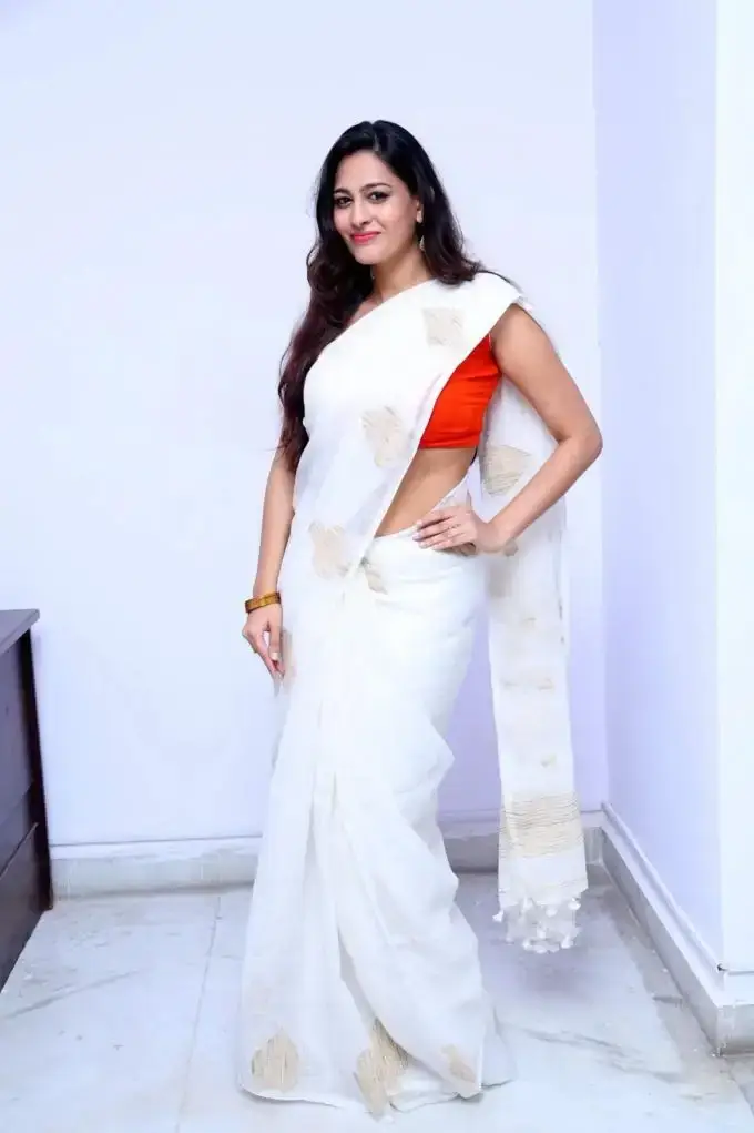 GLAMOROUS TELUGU GIRL SWETHA JADHAV IN RED BLOUSE WHITE SAREE 1